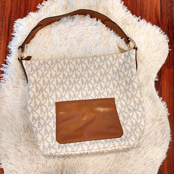 Michael Kors Handbags - Michael Kors Elana Shoulder Bag Signature Print